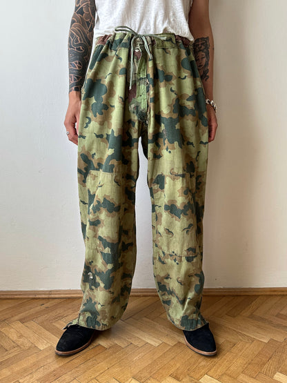 1960's Československá lidová armáda Clouds camouflage reversible trousers 60s 60年代 チェコスロバキア 人民軍 迷彩 カモ柄 ミリタリー リバーシブル チェコ軍 Toto Praha Vintage clothing shop Antique shop 古着屋 プラハ Showroom appointment Prague ユーロ古着 ヨーロッパ古着 古着卸 ヴィンテージ