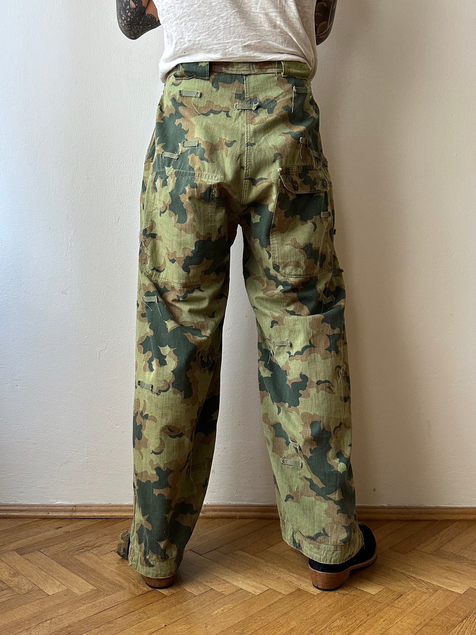1960's Československá lidová armáda Clouds camouflage reversible trousers 60s 60年代 チェコスロバキア 人民軍 迷彩 カモ柄 ミリタリー リバーシブル チェコ軍 Toto Praha Vintage clothing shop Antique shop 古着屋 プラハ Showroom appointment Prague ユーロ古着 ヨーロッパ古着 古着卸 ヴィンテージ