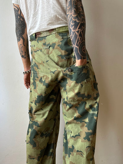 1960's Československá lidová armáda Clouds camouflage reversible trousers 60s 60年代 チェコスロバキア 人民軍 迷彩 カモ柄 ミリタリー リバーシブル チェコ軍 Toto Praha Vintage clothing shop Antique shop 古着屋 プラハ Showroom appointment Prague ユーロ古着 ヨーロッパ古着 古着卸 ヴィンテージ
