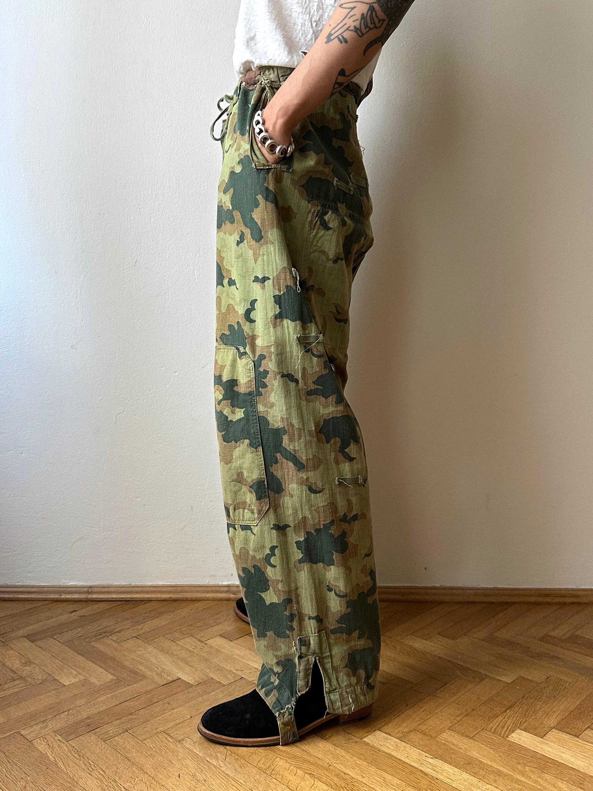 1960's Československá lidová armáda Clouds camouflage reversible trousers 60s 60年代 チェコスロバキア 人民軍 迷彩 カモ柄 ミリタリー リバーシブル チェコ軍 Toto Praha Vintage clothing shop Antique shop 古着屋 プラハ Showroom appointment Prague ユーロ古着 ヨーロッパ古着 古着卸 ヴィンテージ