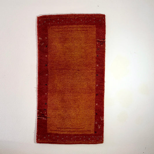 Vintage handgekupit Indian rug.