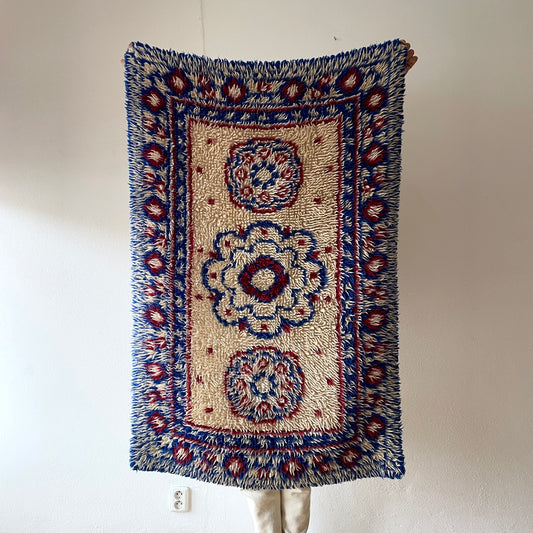 Český  nice patterned carpet