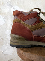 90s Salomon hiking boots