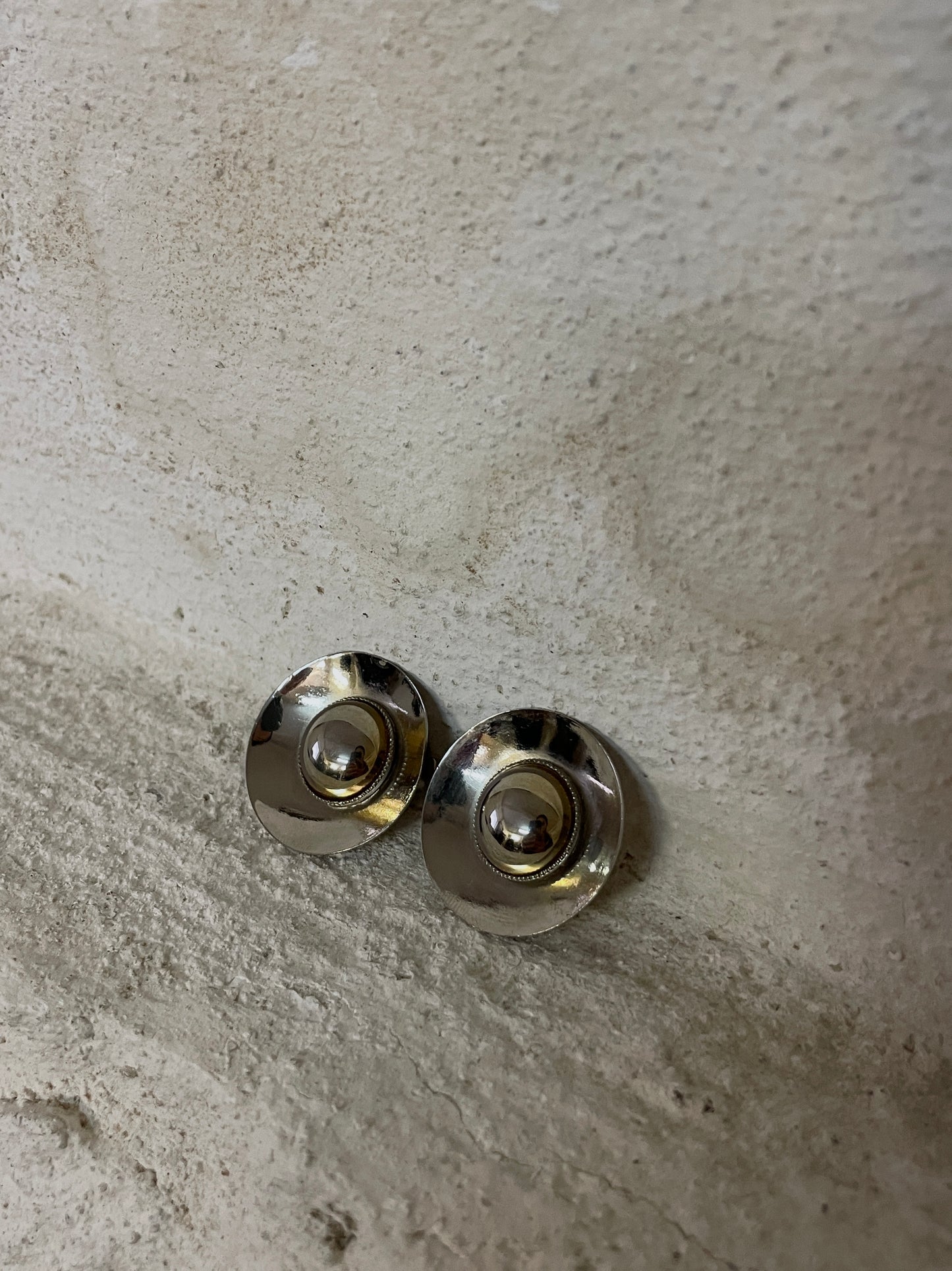 silver tone planet earring