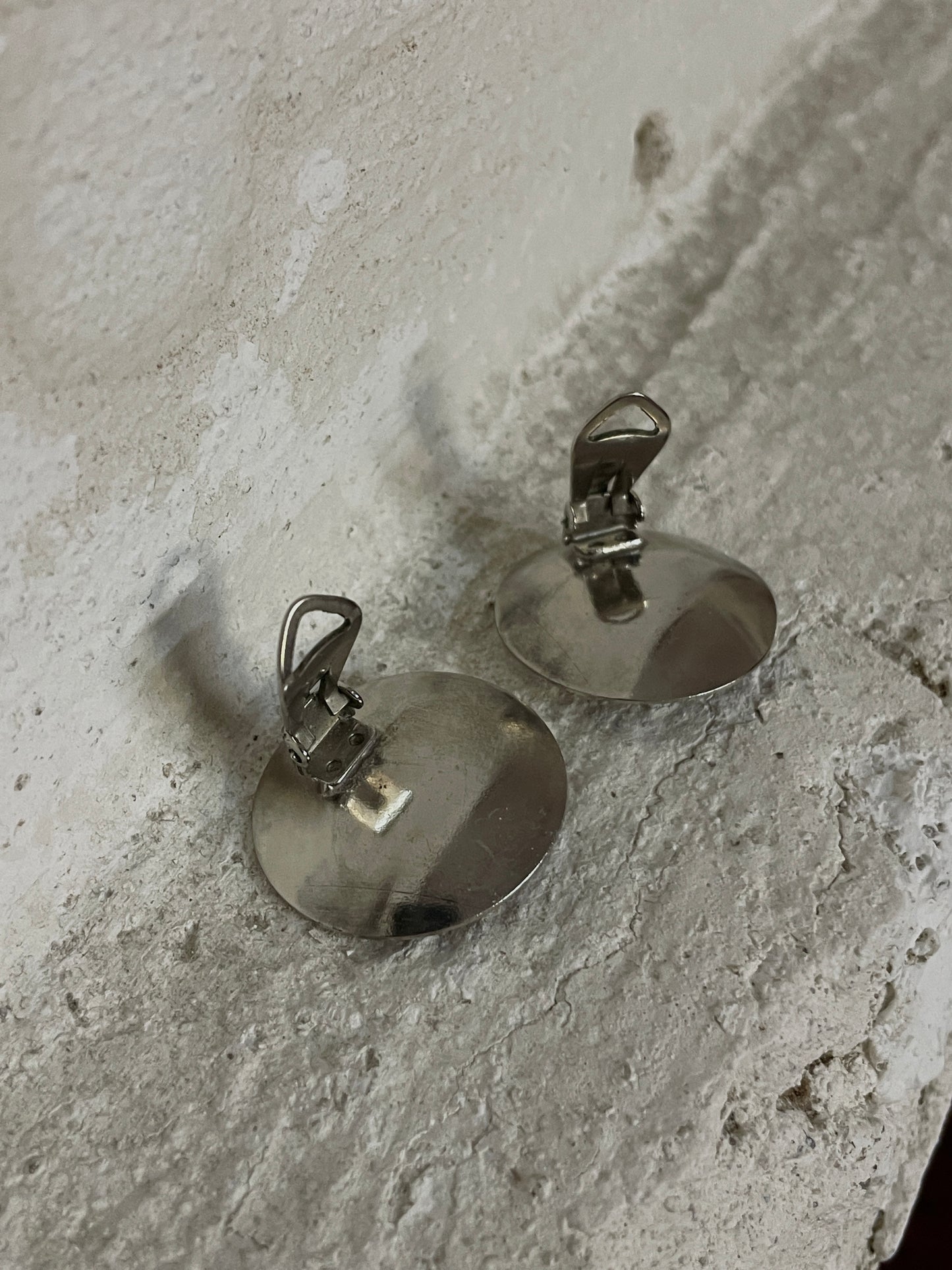 silver tone planet earring