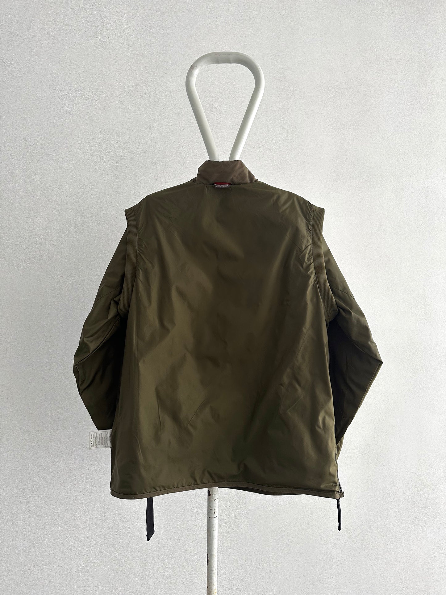 Nike AW' 01/02 CD player running nylon pullover