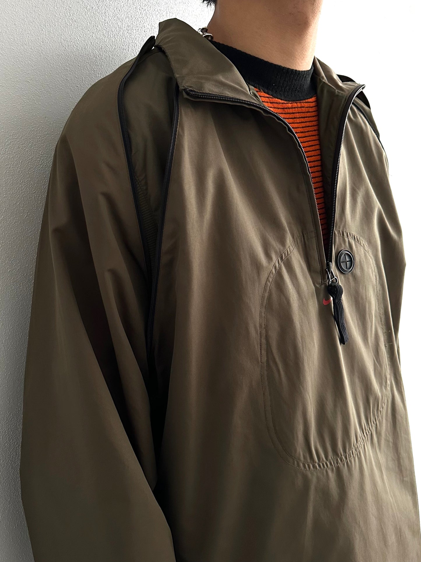 Nike AW' 01/02 CD player running nylon pullover