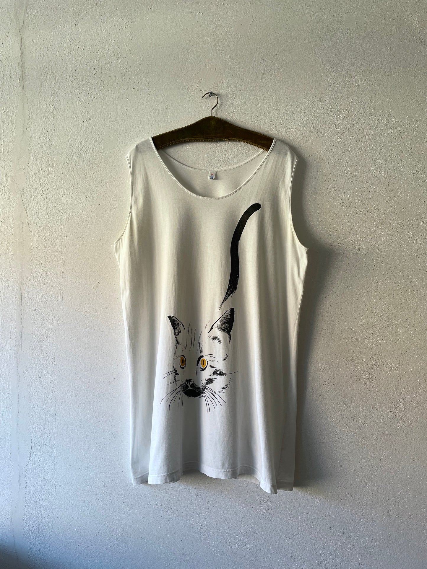 90's Cat tank. Super big size.