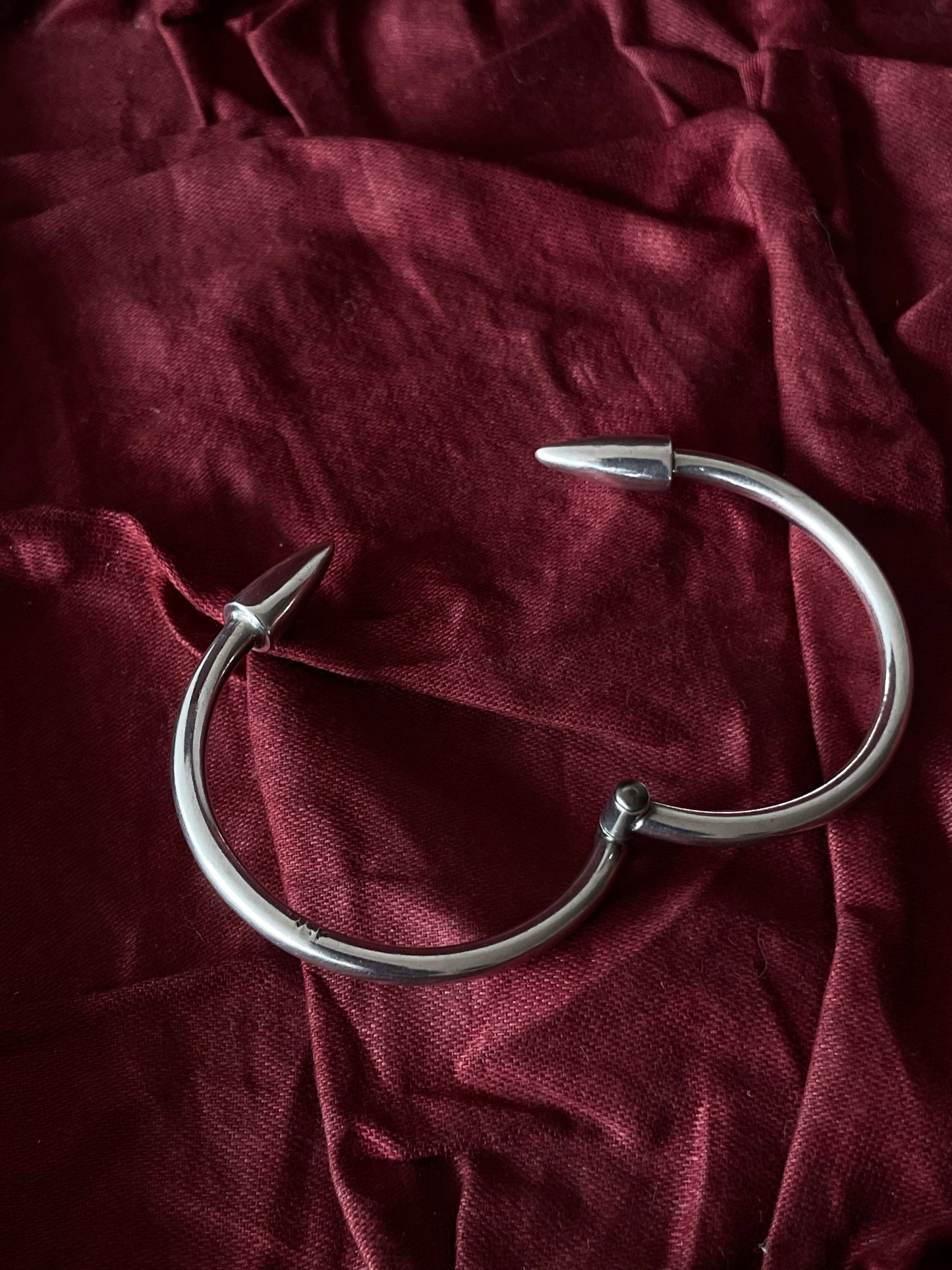 925 double arrow bangle