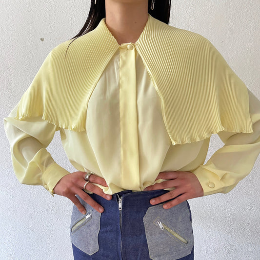 Big pleated collar, Swiss made