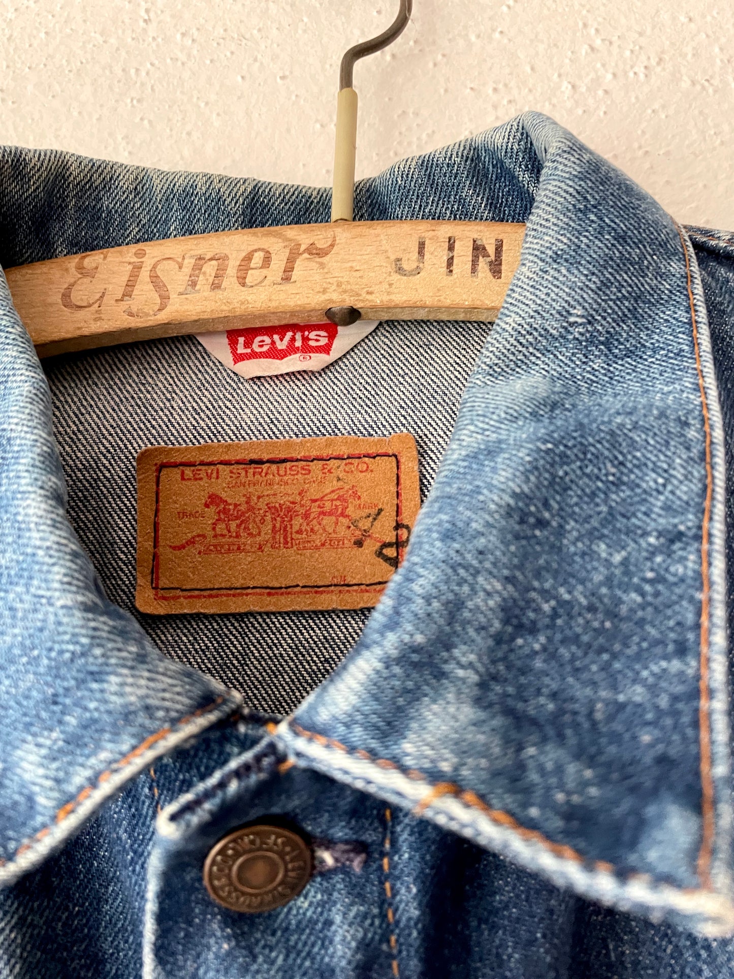 LEVIS FRANCE