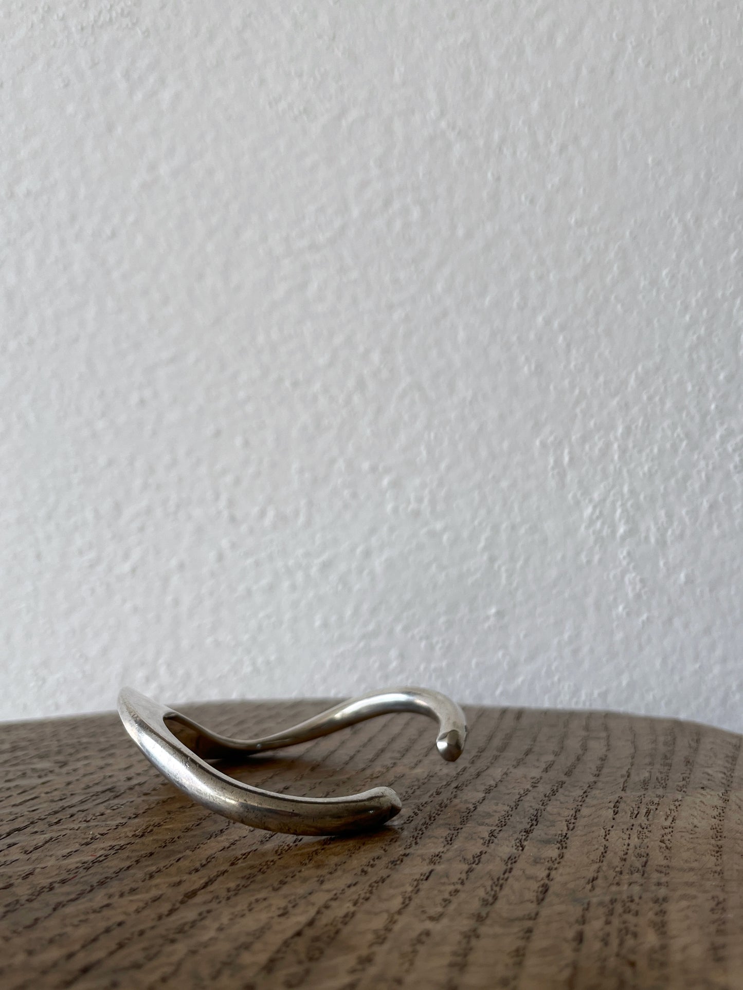 wavy twisted bangle