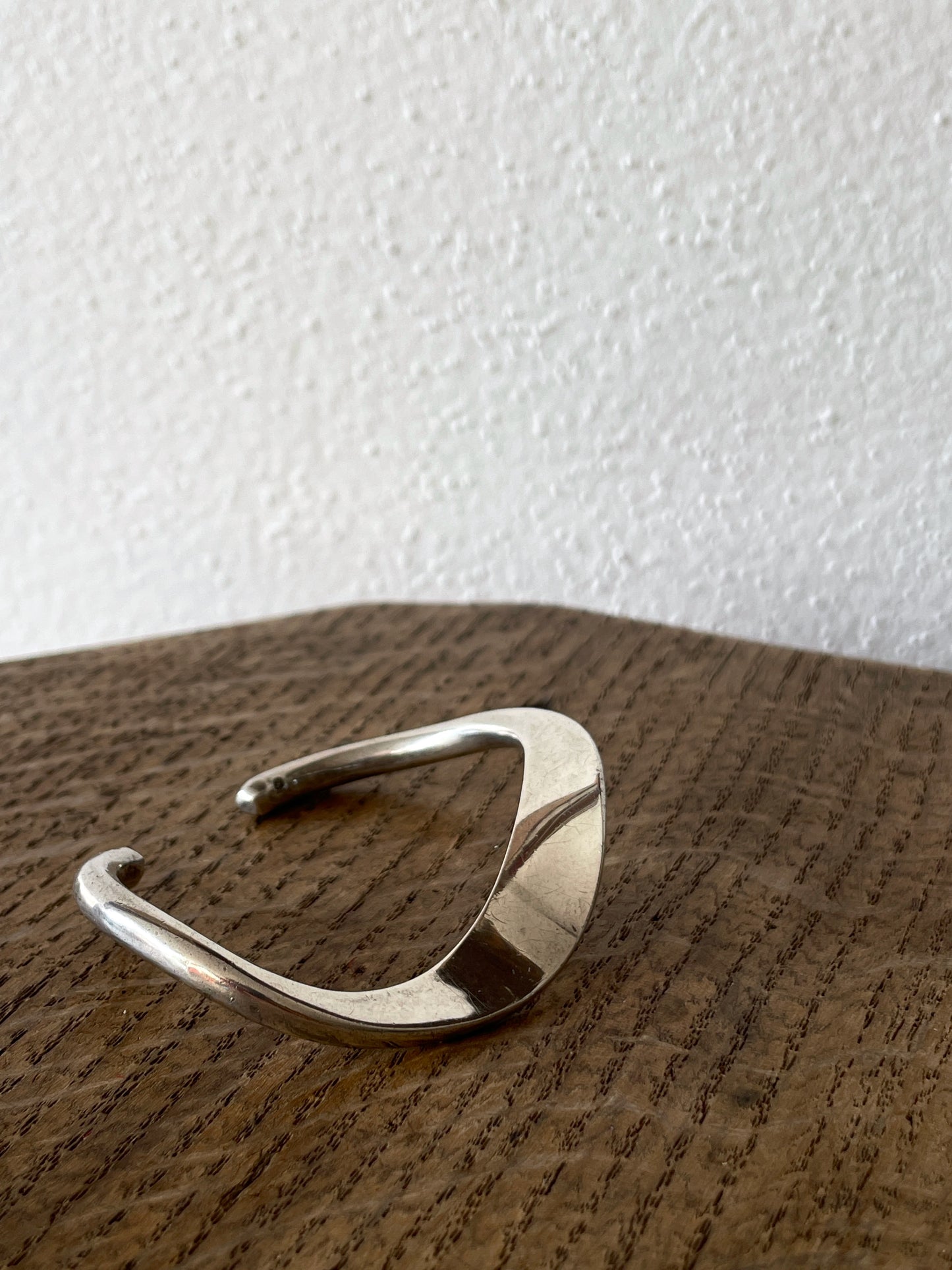 wavy twisted bangle