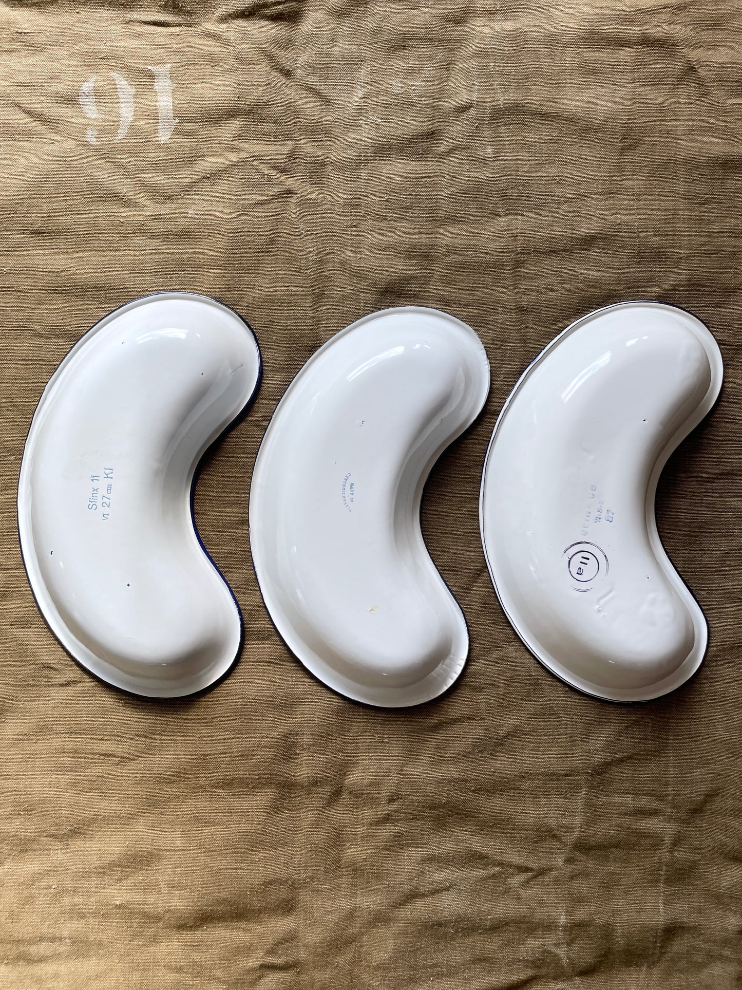 Czechoslovakia military enamel medical tray 3pc - A