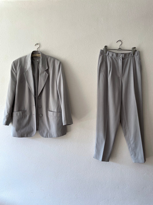 ice gray light 2pc suit