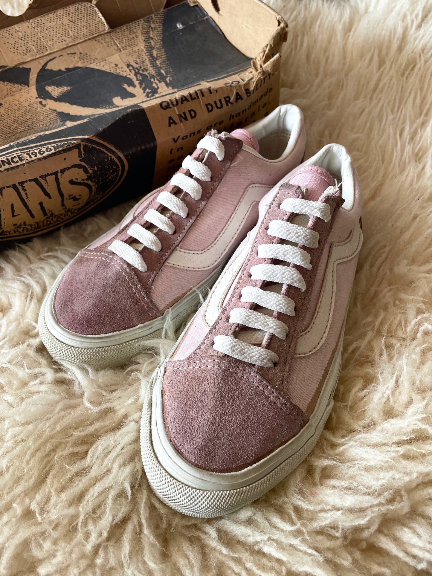 90's vans old school pink suede made in USA size 6.5 6 1/2 90s 1990s 1990's deadstock dead stock box