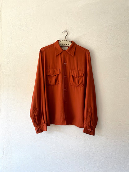 1950s Beautiful rayon shirt.