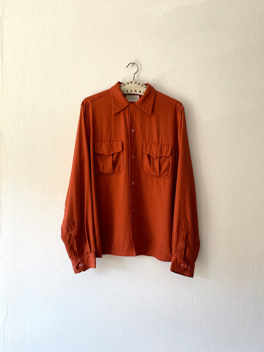 1950s Beautiful rayon shirt.