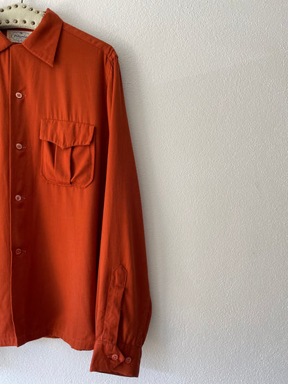 1950s Beautiful rayon shirt.