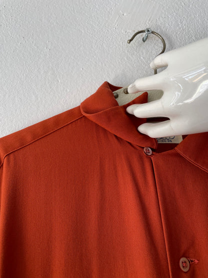 1950s Beautiful rayon shirt.