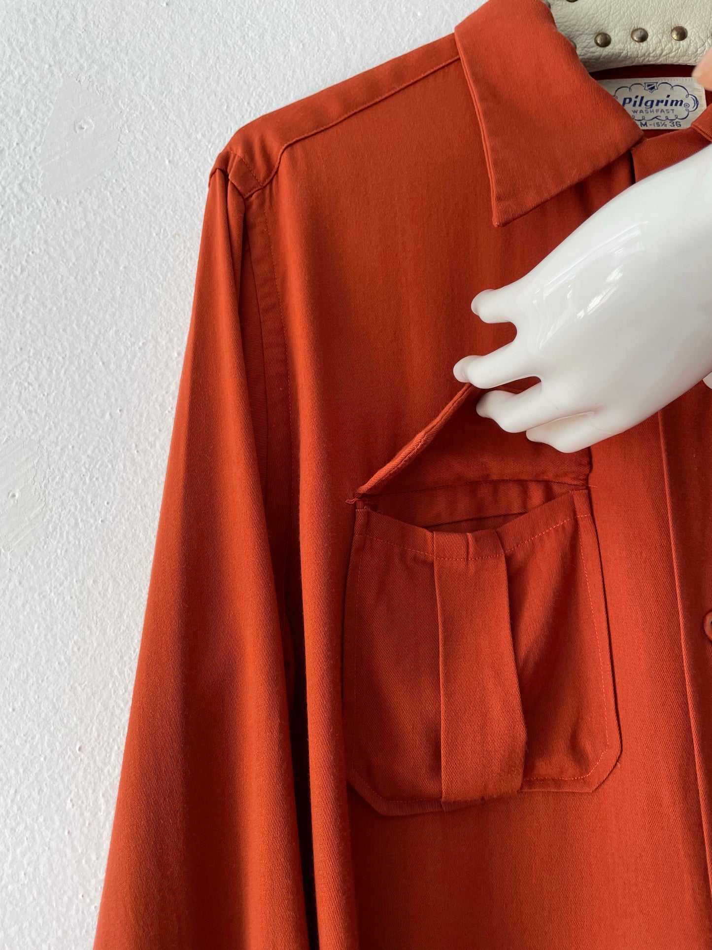 1950s Beautiful rayon shirt.