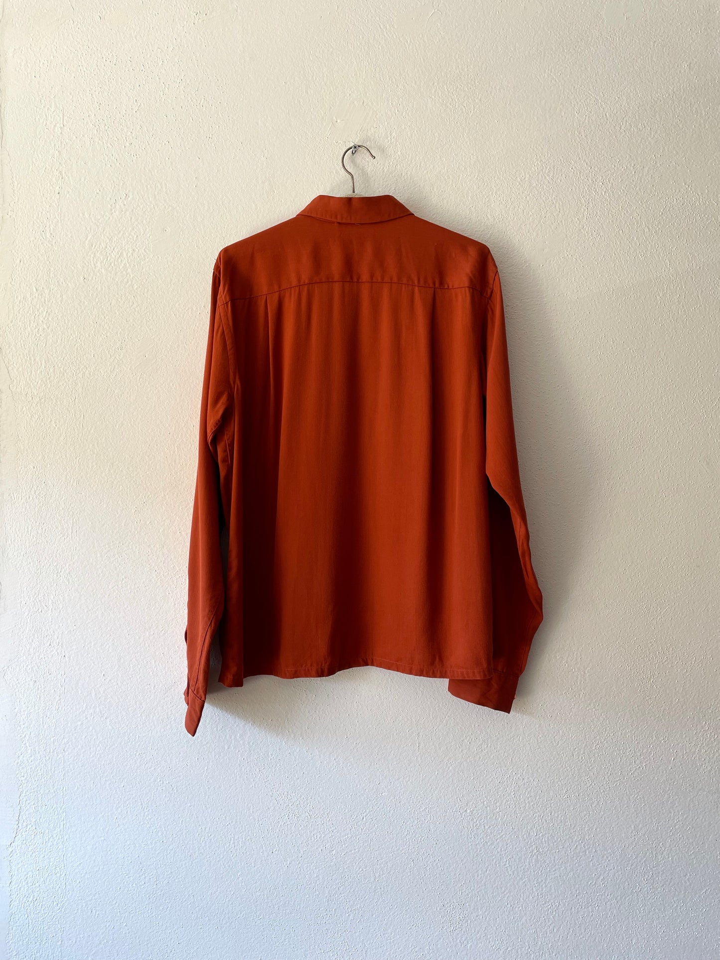 1950s Beautiful rayon shirt.