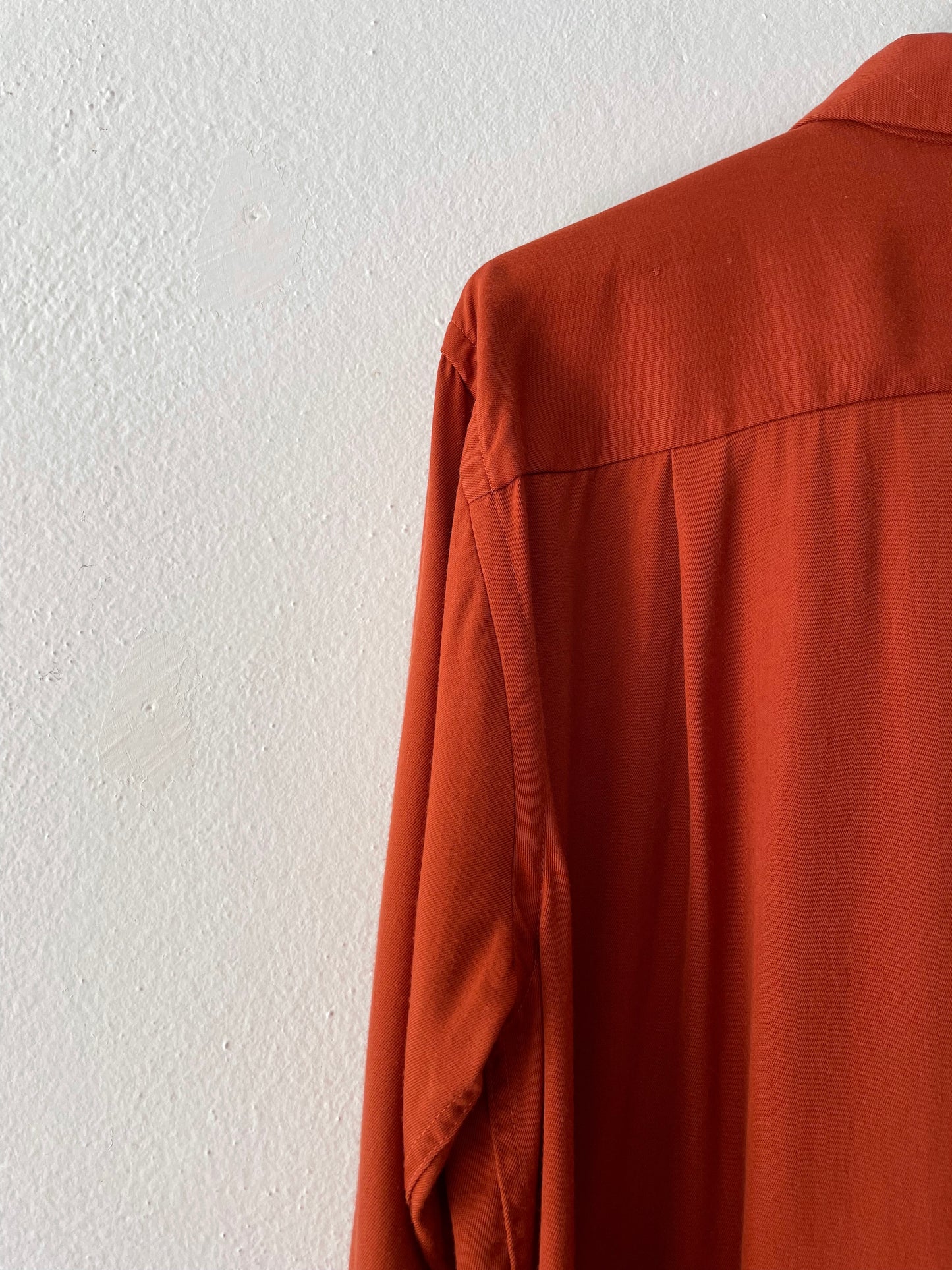 1950s Beautiful rayon shirt.