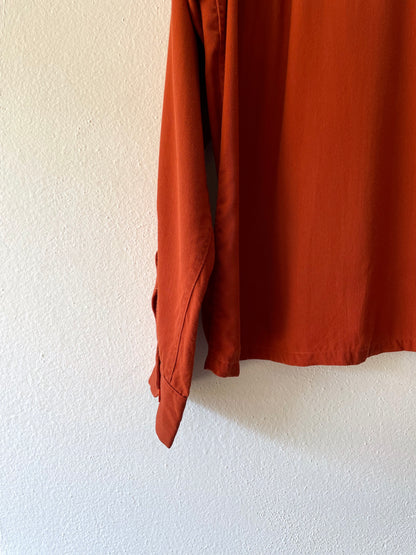 1950s Beautiful rayon shirt.