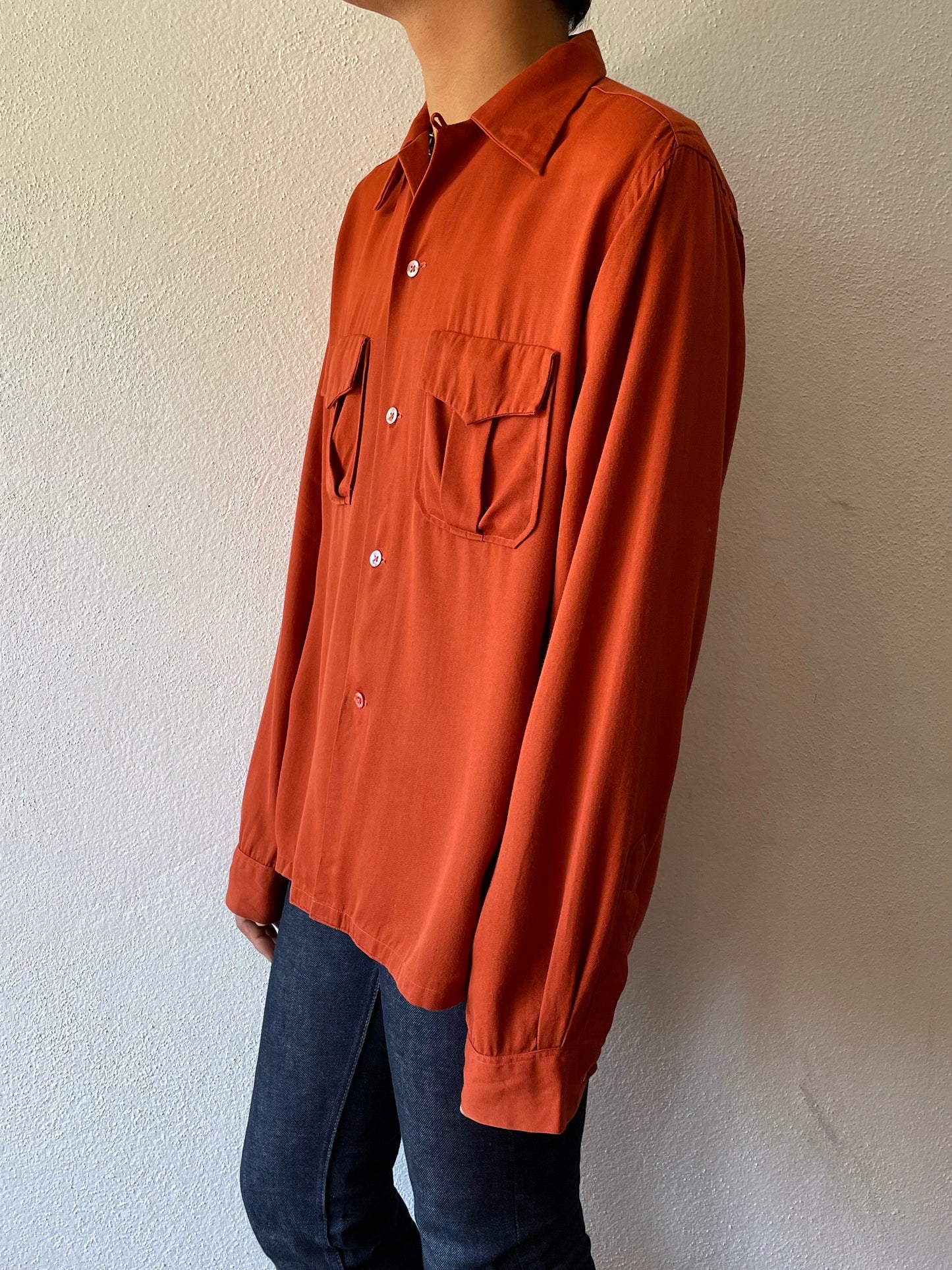 1950s Beautiful rayon shirt.