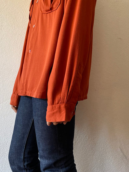 1950s Beautiful rayon shirt.