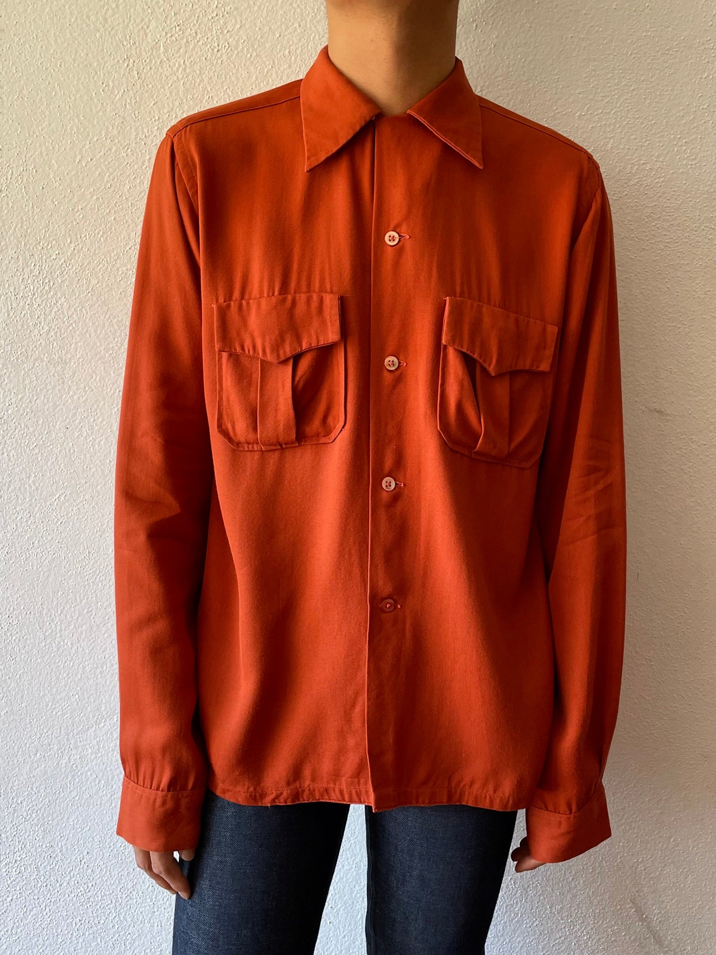 1950s Beautiful rayon shirt.