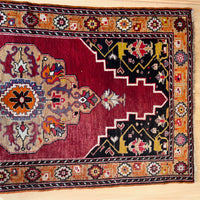 Antique Turkish yastikta hand made rug